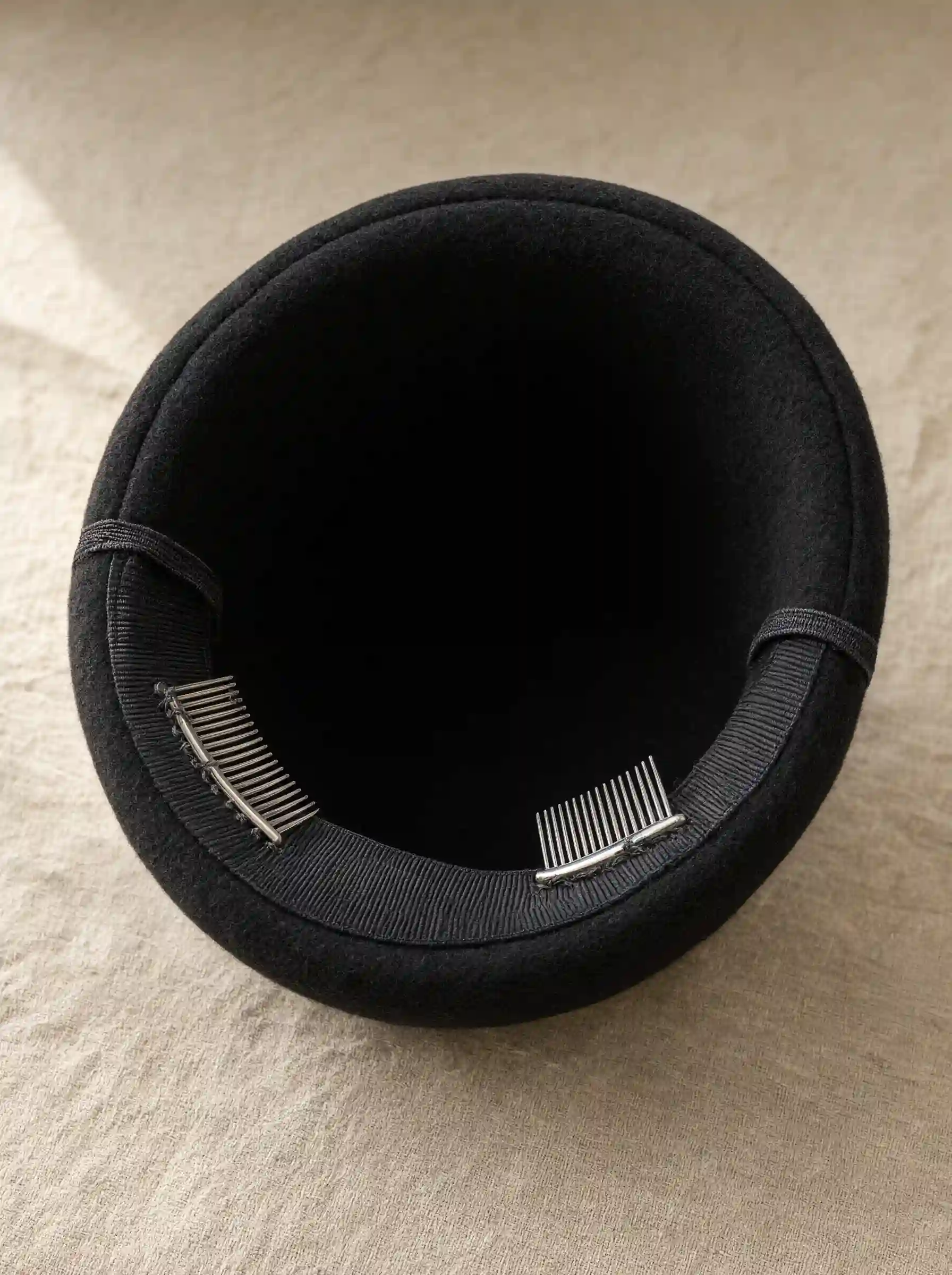 pillbox-hat-inner-comb-elastic-detail